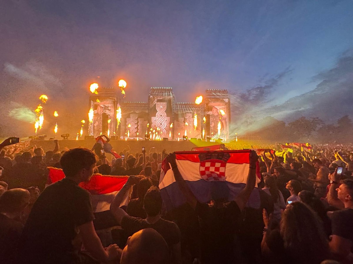 ZAVRŠIO KONCERT NA HIPODROMU Thompson: 'Ovo će se pamtiti!'