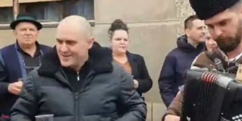 S Dabrom na spornoj snimci i - policajci