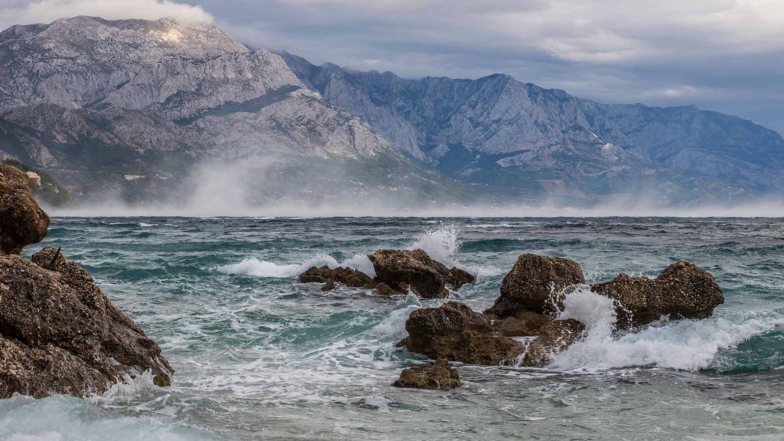 Obala i sutra pod žutim upozorenjem zbog bure