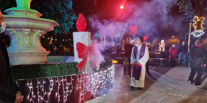 FOTO/VIDEO: IZGORJELA PRVA SVIJEĆA U Đardinu označen početak Adventa