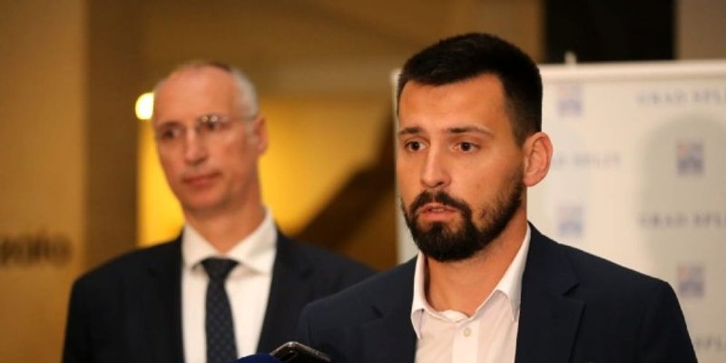 SCENA NA MATEJUŠKI Zbog ilegalnih reklama vlasnik agencije zaprijetio Puljkovom zamjeniku, odvela ga policija