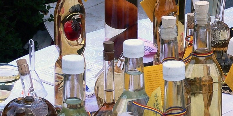 RAKIJE AMO Ponestalo im alkohola pa su pili dezinficijens za ruke