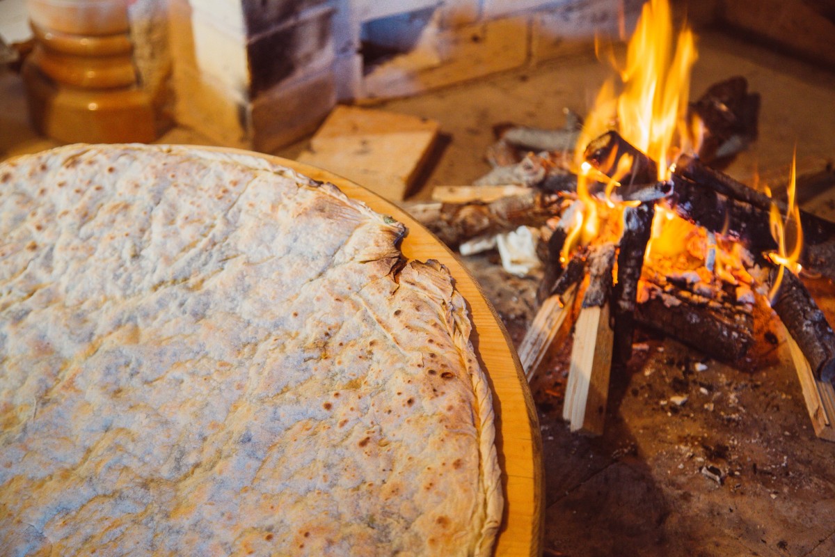 PRODULJITE BLAGDANSKE GUŠTE Omišani časte doručkom na Uskršnji ponedjeljak!