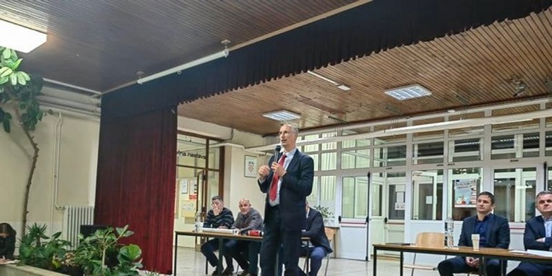 PULJAK NA ZBORU GRAĐANA 'Ljudi moraju shvatiti da ne kupuju aute ako nemaju gdje parkirati'