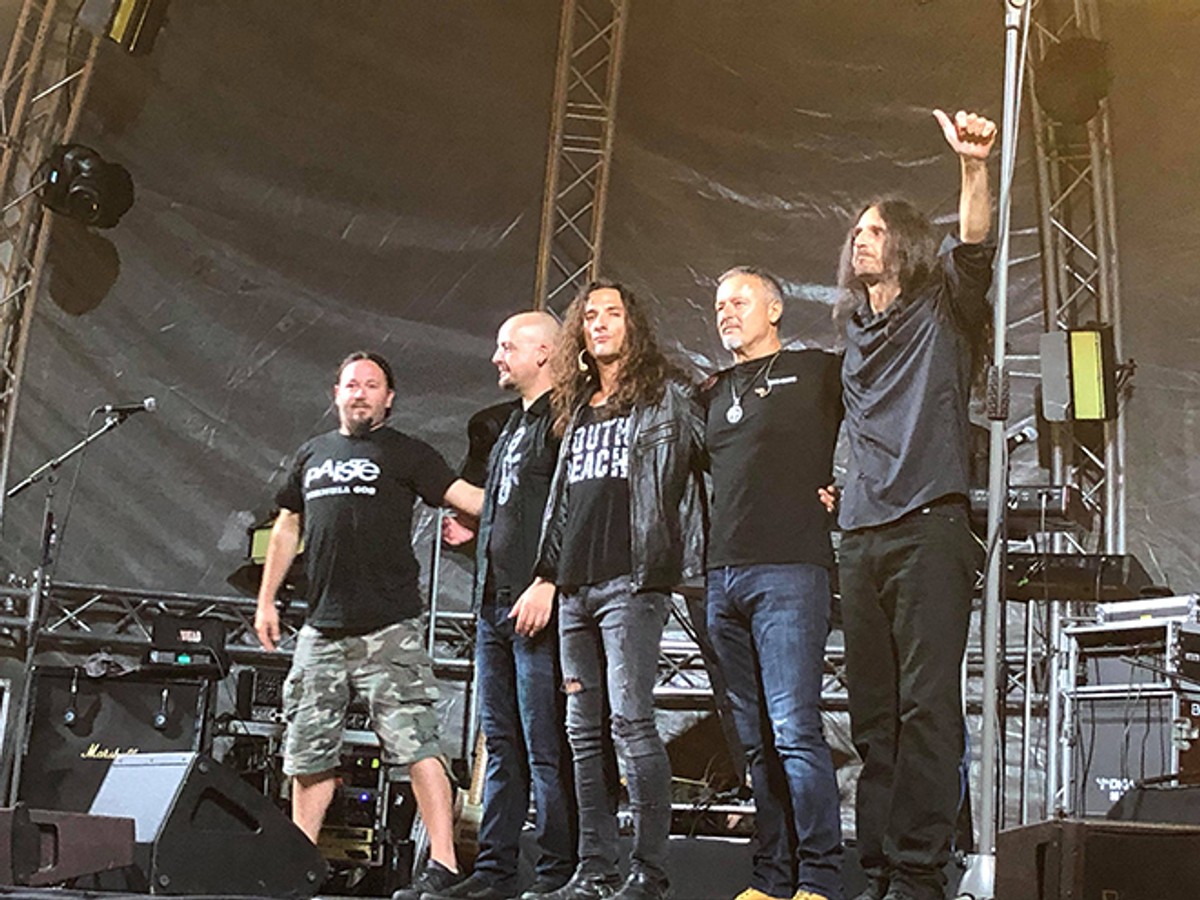 ZAVRŠIO KONCERT U SOLINU Thompson: Nekima je sporna 'Bojna Čavoglave', sporna je njima i hrvatska država!