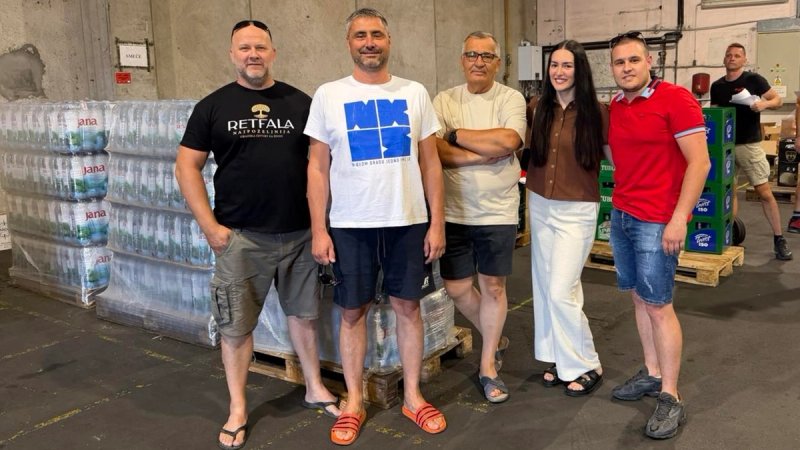 Retfala uz omiške vatrogasce: Donirali vodu i više od 3000 zaštitnih maski