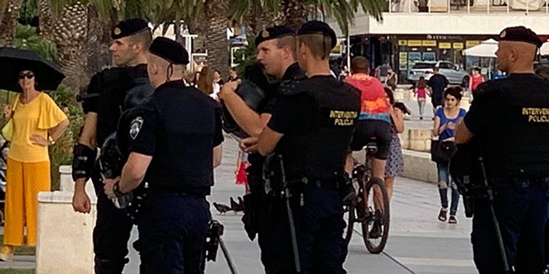 Dok mimohod čuvaju oklopna vozila, dotad nam je potreban