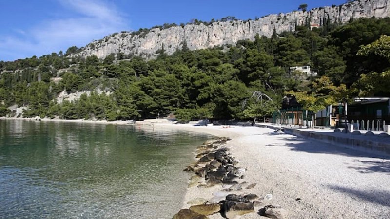Dolići i Dolis dobili optužnicu za bespravnu gradnju na Kašjunima
