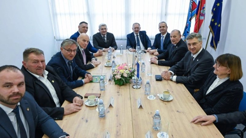 HSS se oglasio o priklanjanju parlamentarnoj većini