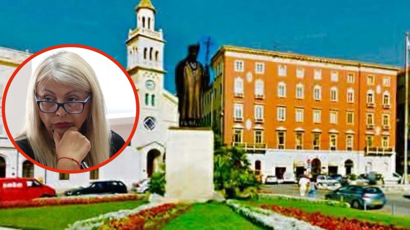 SPOMENIK PAPI NA RIVI 'Ima li Opara amneziju? Odluka je donesena u njegovom mandatu, uz suglasnost konzervatora i Nadbiskupije'