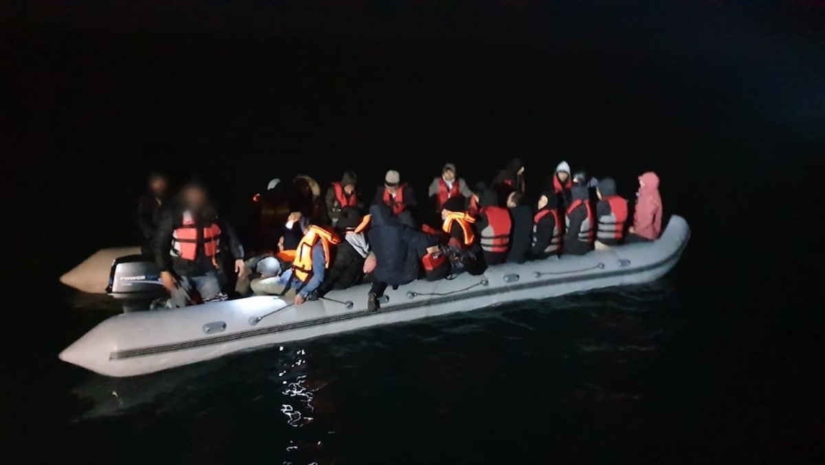 Dubrovački policajci spasili 36 migranata: Iz gumenjaka se čulo zapomaganje, a neki su bili bez svijesti