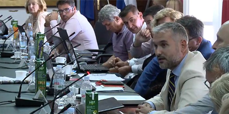 Dirigent Jure Bučević održao lekciju u vijećnici: 'Nitko me nije zvao iz Grada za mišljenje, a znao bih stanje da sam 16 godina samo nosio kavu!