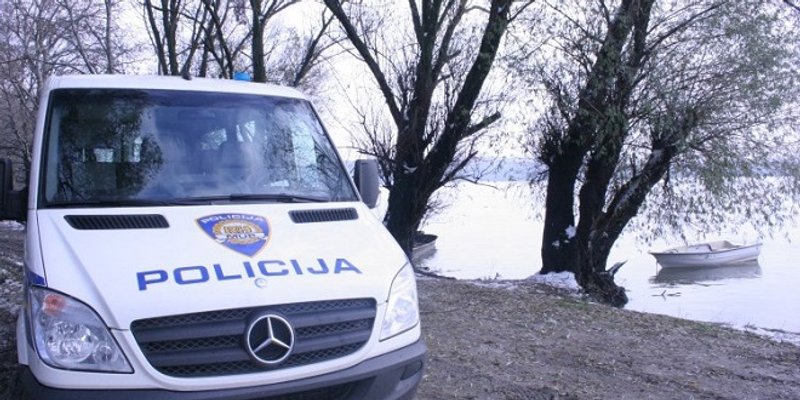 Pronađen muški leš na obali rijeke
