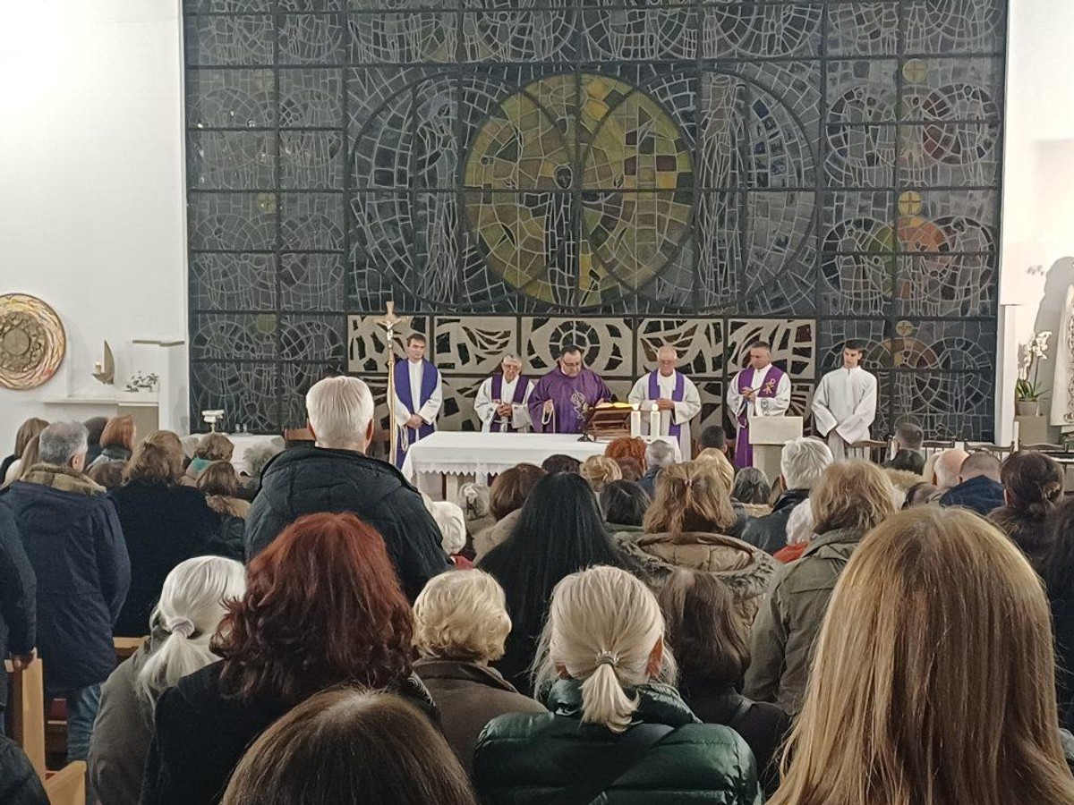 OBLJETNICA SMRTI Prepuna crkva u Splitu na misi za fra Josipa Marcelića