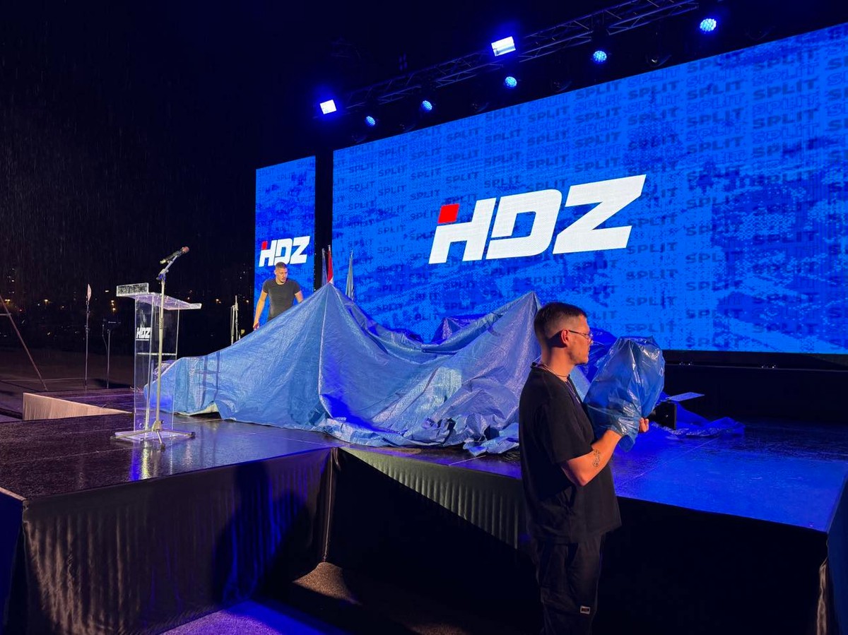 SHOW NA KOPILICI Sa 280 dronova predstavljen Šutin izborni slogan  