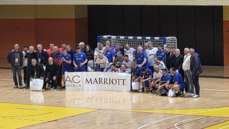BRADATA AUKCIJA Utakmicom veterana Hajduka i Dinama prikupiljeno gotovo 10.000 eura za magnetsku rezonancu!