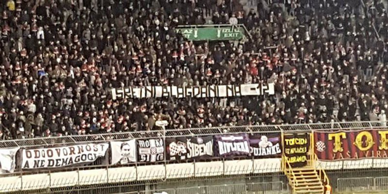 Torcida na kraju utakmice poručila 'sretni blagdani na minus 12', momčad odmah po završetku otišla u svlačionicu