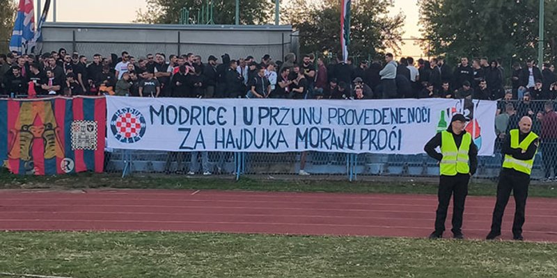 VIDEO: Torcida nastavlja u retro stilu, oživjeli su uspomenu na legendarni transparent!