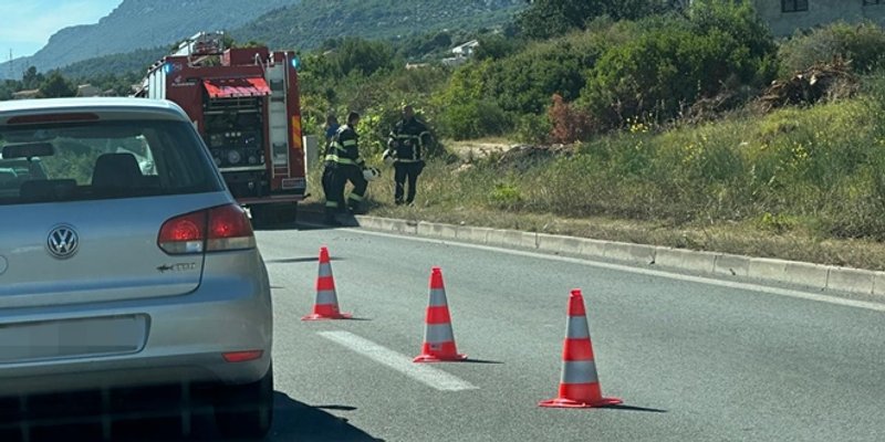 VATROGASCI NA TERENU Niz manjih požara nakon prolaska svadbene kolone