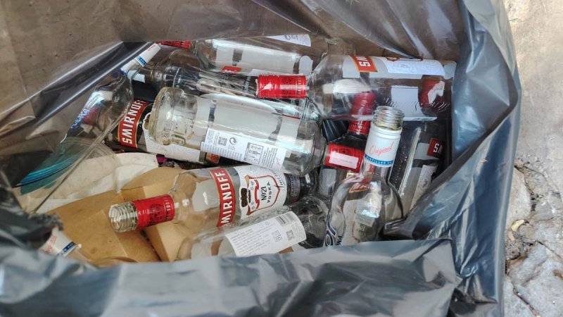 Treba li zabraniti prodaju alkohola u centru Splita? Čitateljica nam je poslala fotografije umjesto odgovora