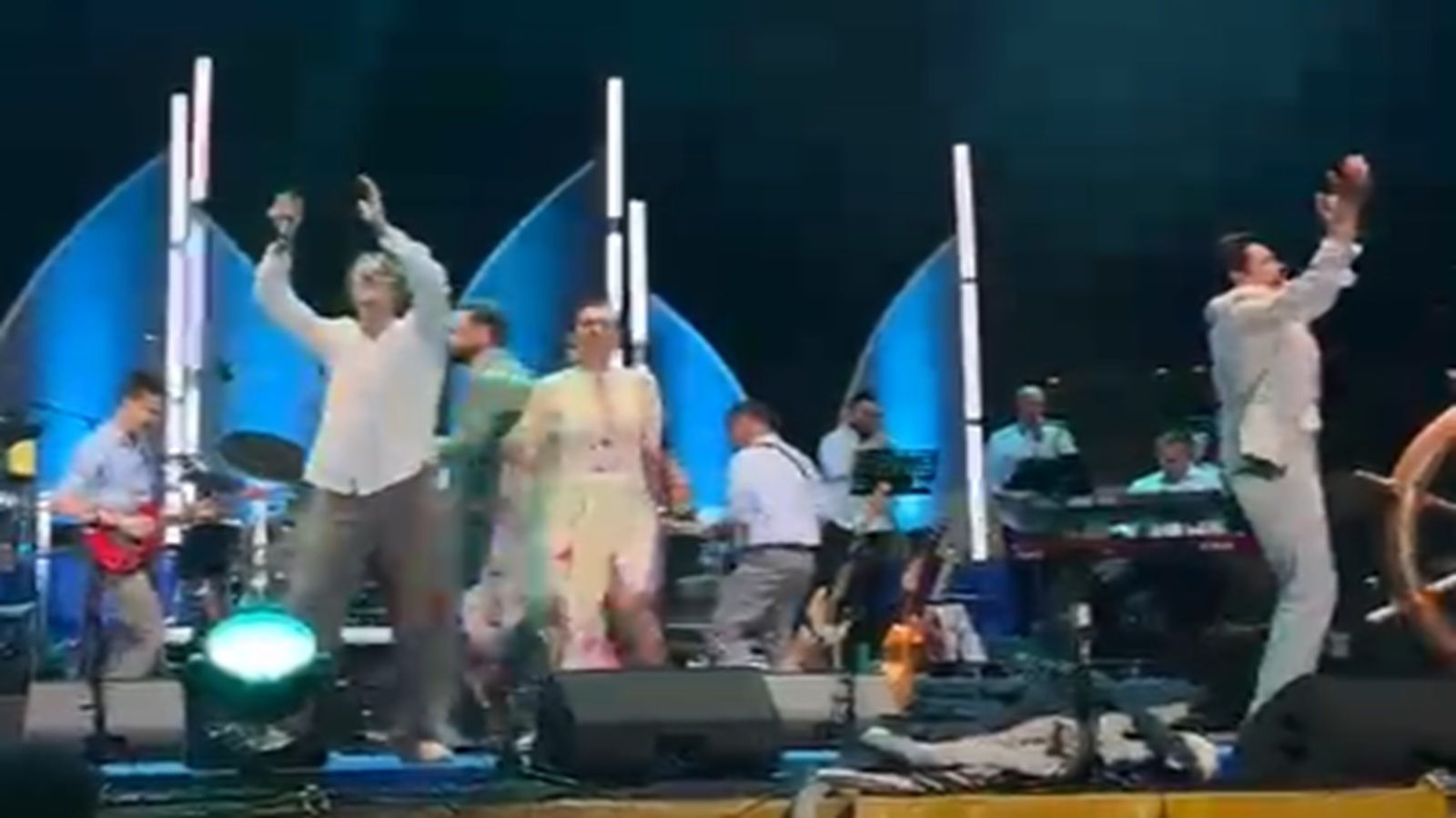 Nina Badrić, Matija Cvek, Marko Tolja i Jakov Jozinović oduševili izvedbom Oliverova klasika