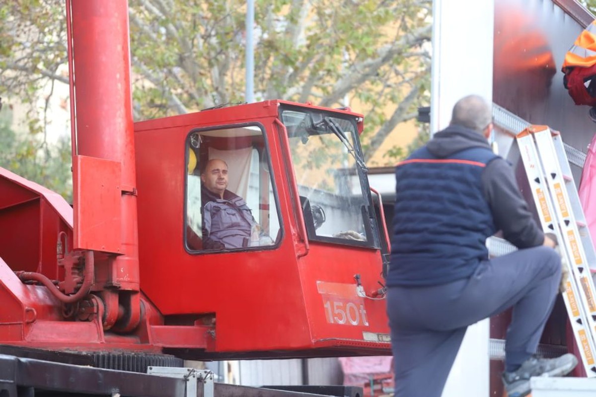 Seljenje MRI uređaja na Brodarici | foto: Veljko Martinović