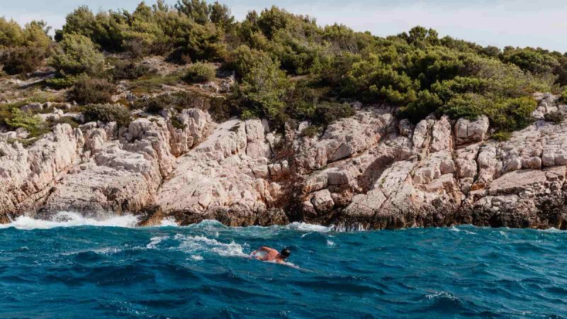 Stjepan nastavlja put oko Brača, danas nije sam: Pridružuje mu se prvi Hrvat koji je preplivao Gibraltar