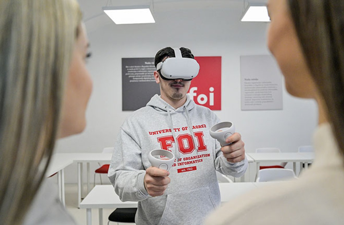 Postanite dio povijesti i budućnosti IT-a! Naš prvi informatički studij i dalje vodi u povezivanju informacijskih znanosti i ekonomije
