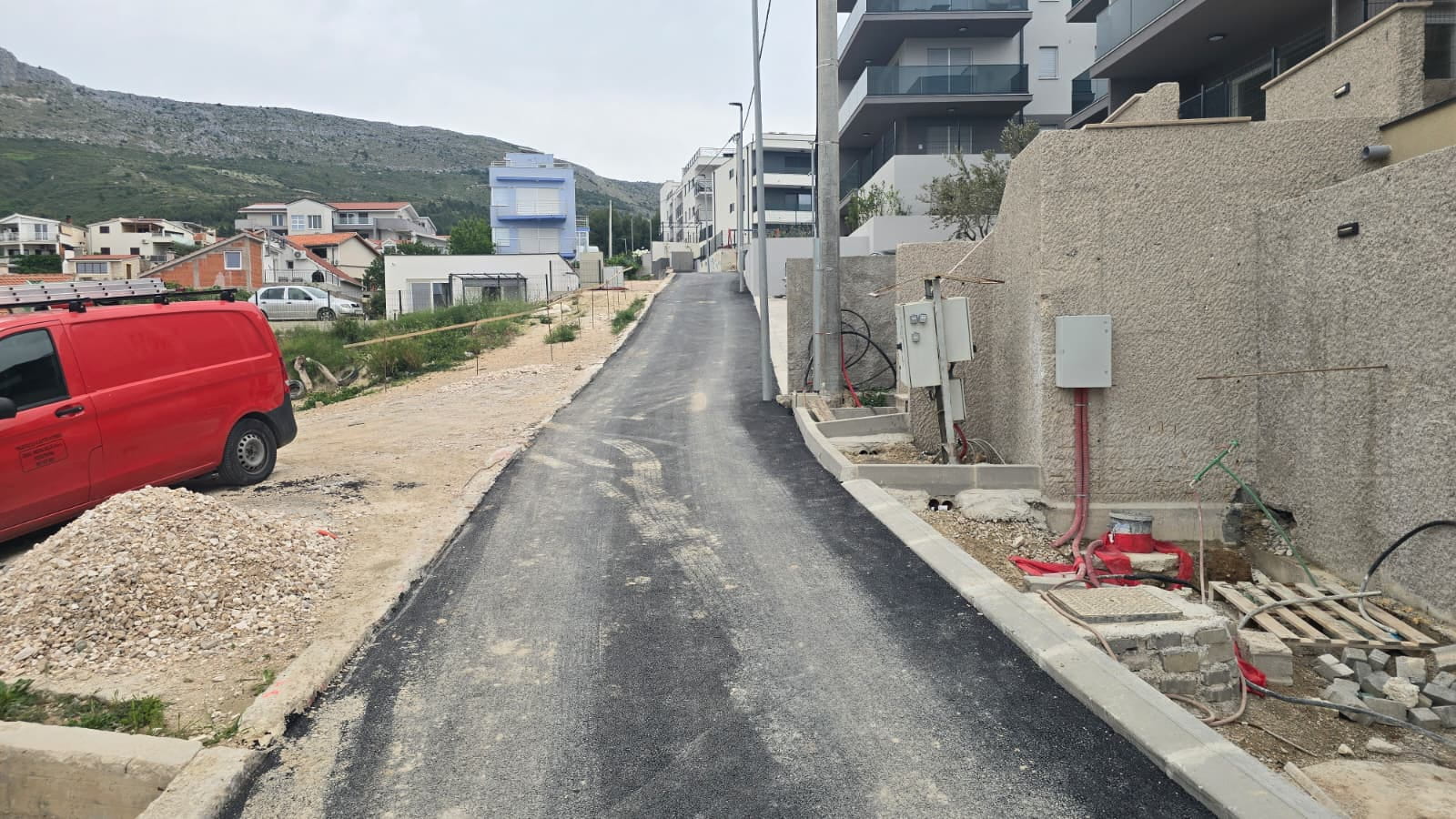 FOTO Dio Strožanca dobio novu kanalizaciju, infrastrukturne vodove i završni sloj asfalta