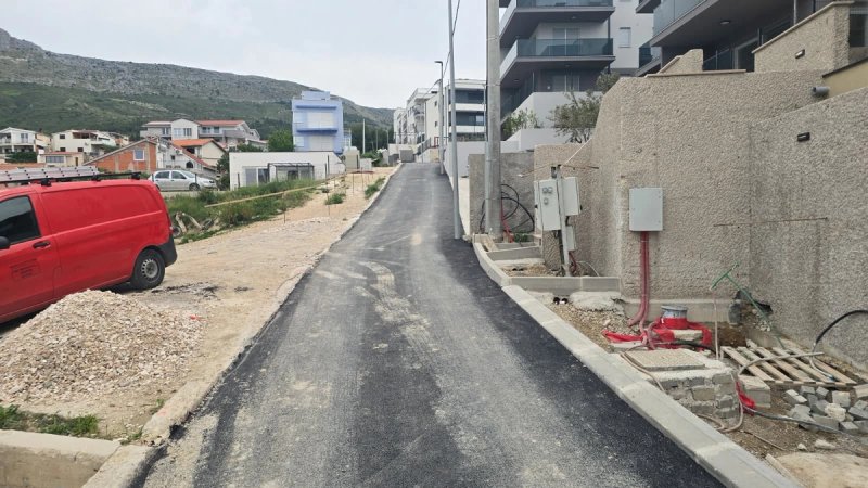 FOTO Dio Strožanca dobio novu kanalizaciju, infrastrukturne vodove i završni sloj asfalta