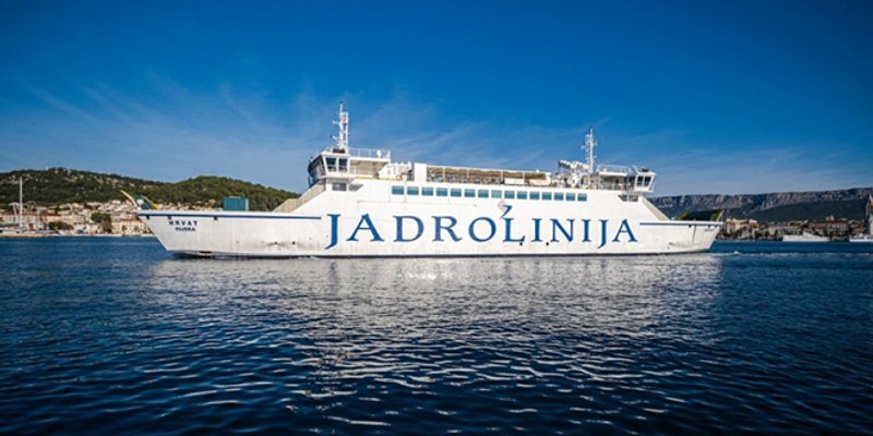 Na Jadrolinijinom trajektu Hrvat postavit će se komunikacijska ploča za djecu i odrasle s teškoćama