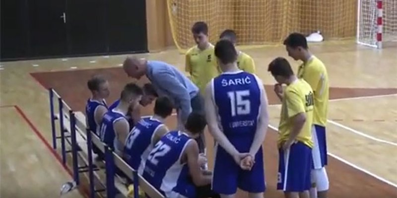 VIDEO: Pogledajte kako je trener druge momčadi 'žutih' urlao na igrače, to se ne viđa često