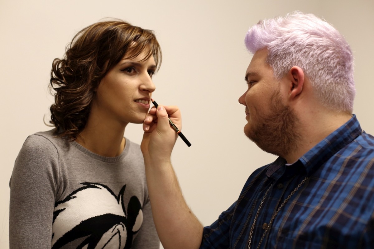 SPLIT MAKEOVER: Pogledajte kako su beauty stručnjaci sredili Milenu Prosperić!