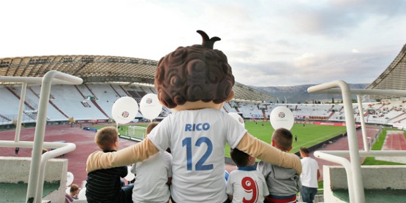 DOŽIVJETI POLJUD IZ PERSPEKTIVE IGRAČA: Na utakmici s Gornikom prvi put će fan zona biti postavljena na terenu!