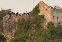FOTO/VIDEO: THOMPSON U IMOTSKOM Bez ulaznice, ali s odličnim pogledom: Koncert će pratiti sa stijena i okolnih kuća
