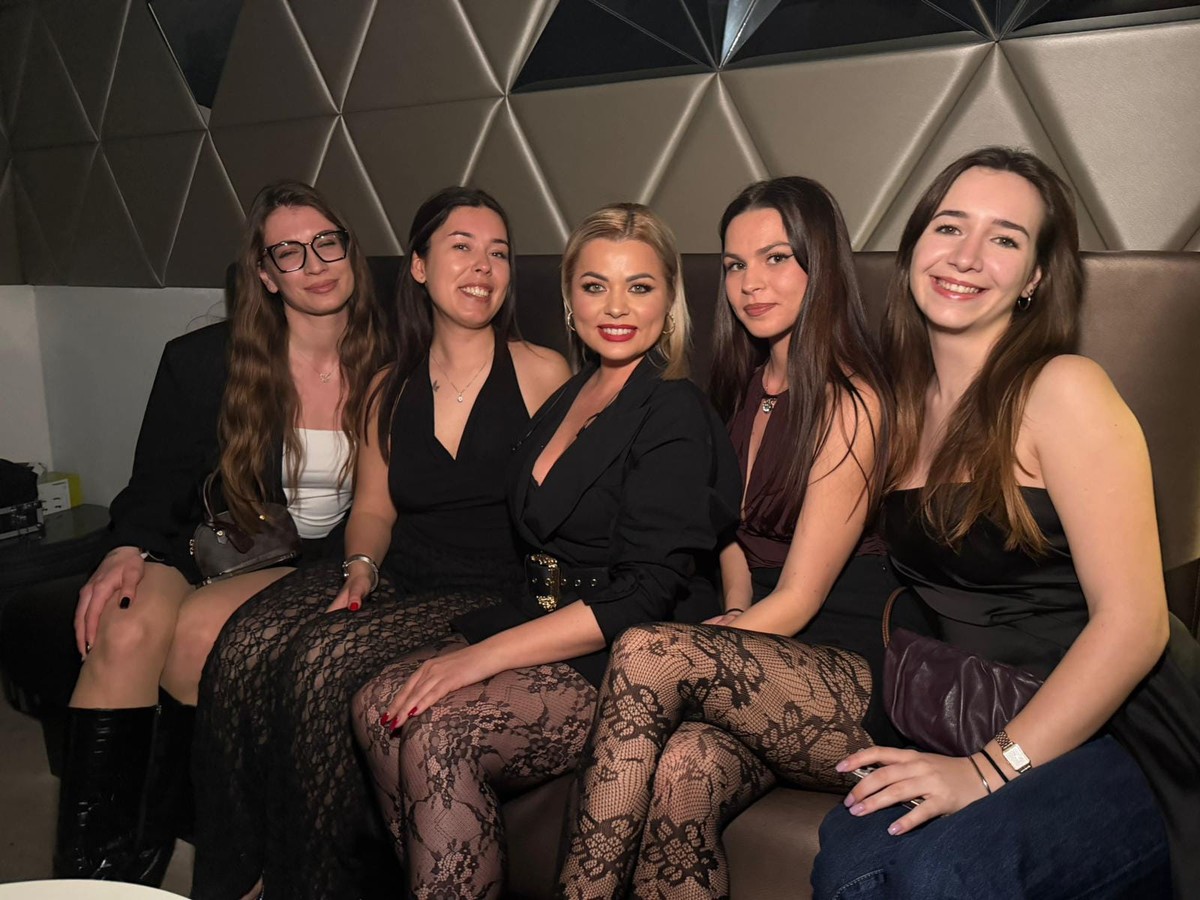 VIDEO INTERVJU 'Godinama sam se krila iza uloge male, plave, naivne pjevačice Magazina, sada sam skupila hrabrost'