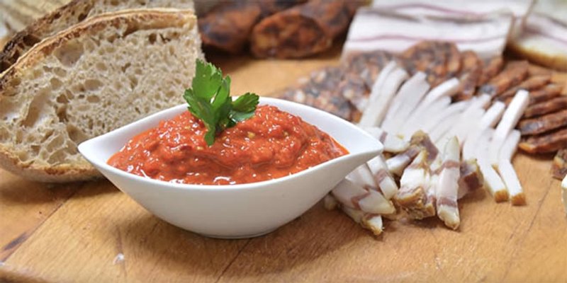 Kako se radi ajvar? Evo tradicionalnog recepta za ukusnu zimnicu