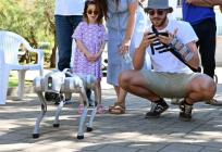 FOTO Robotski pas plijenio pažnju