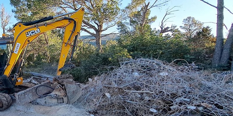 FOTOGALERIJA Nastavlja se rušenje bespravnih objekata na Braču