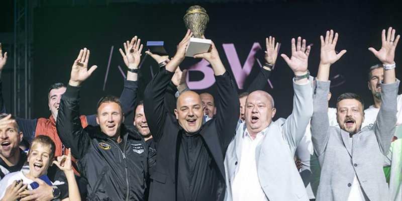 Spektakl u Omišu opravdao očekivanja, MVP Stipe Bekavac, ovacije legendarnoj Raziji Mujanović