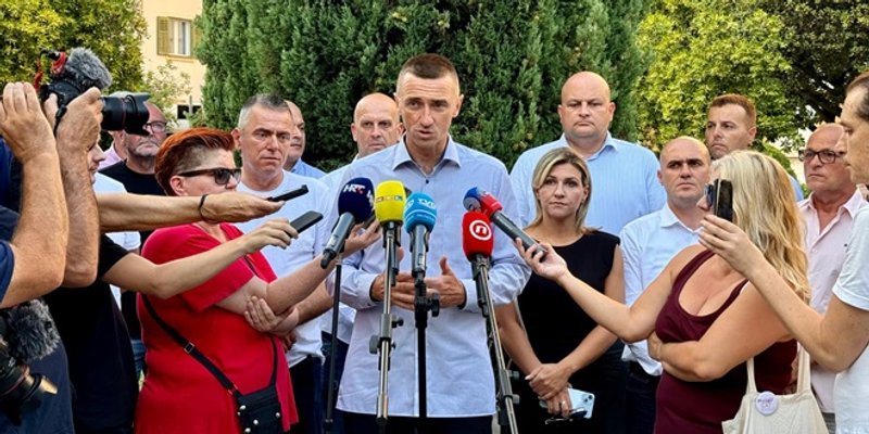 FOTO/VIDEO: PENAVA 'Drago mi je da je Radić konačno izašao iz sjene'