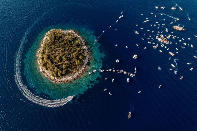TRI DANA VINA, MORA I SPEKTAKLA: Brač i Šolta ponovno potežu Mrduju