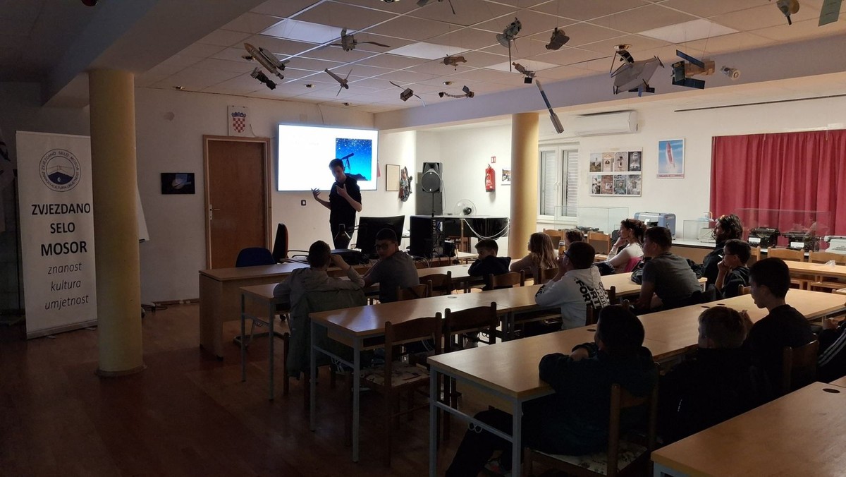 FOTOGALERIJA Učenici OŠ Srinjine posjetili Zvjezdano selo Mosor