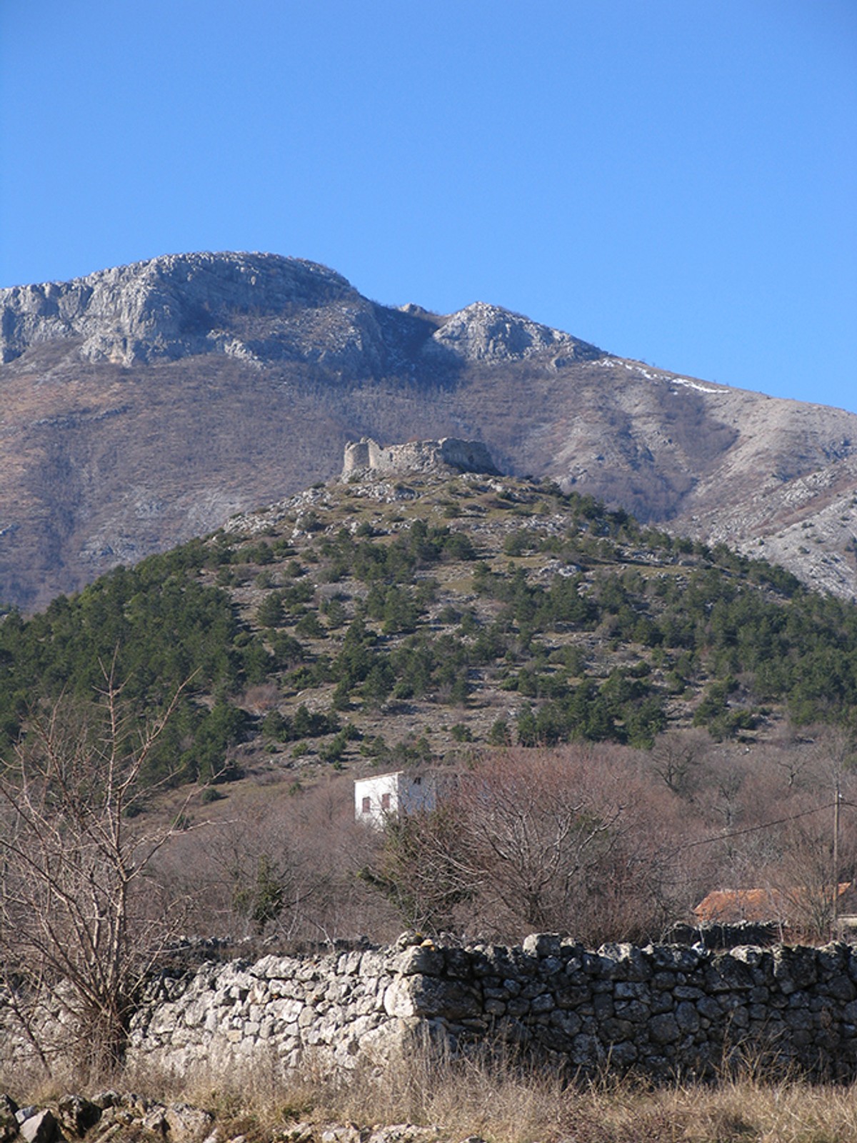Utvrda Travnik iznad Potravlja: Od prapovijesti je na tom mjestu gradina