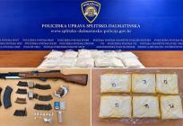 Splitska policija pronašla više od 17 kilograma amfetamina, kokain, oružje i streljivo