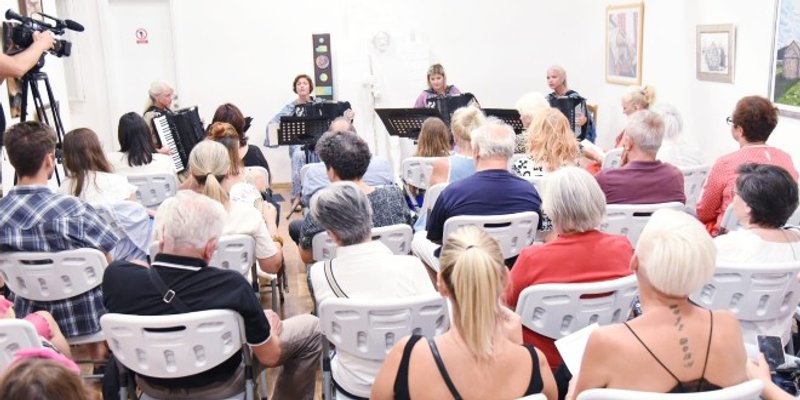 KLIS Večeras koncert u čast Velike Gospe i sv. Roka. Sinoć se uživalo u kvartetu harmonika