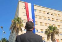 31. OBLJETNICA OLUJE Preko Banovine spuštena 22 metra duga trobojnica: 'U samo 24 sata dogodilo se čudo'