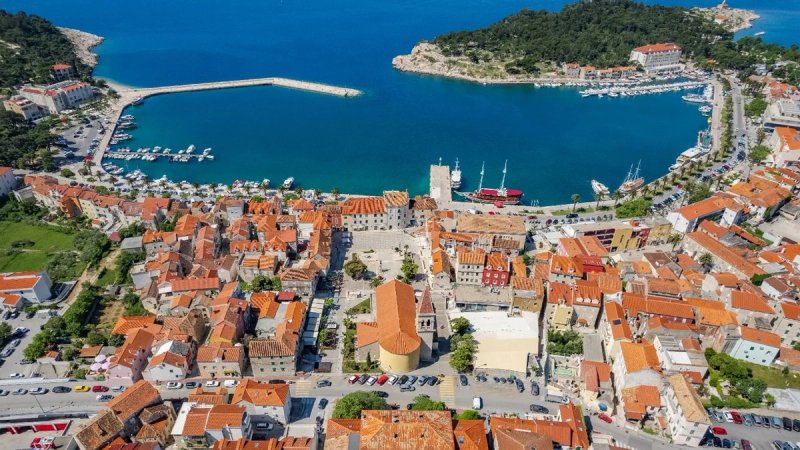 Makarska nastavlja jačati socijalnu i demografsku politiku: 3.000 eura za treće i svako sljedeće dijete