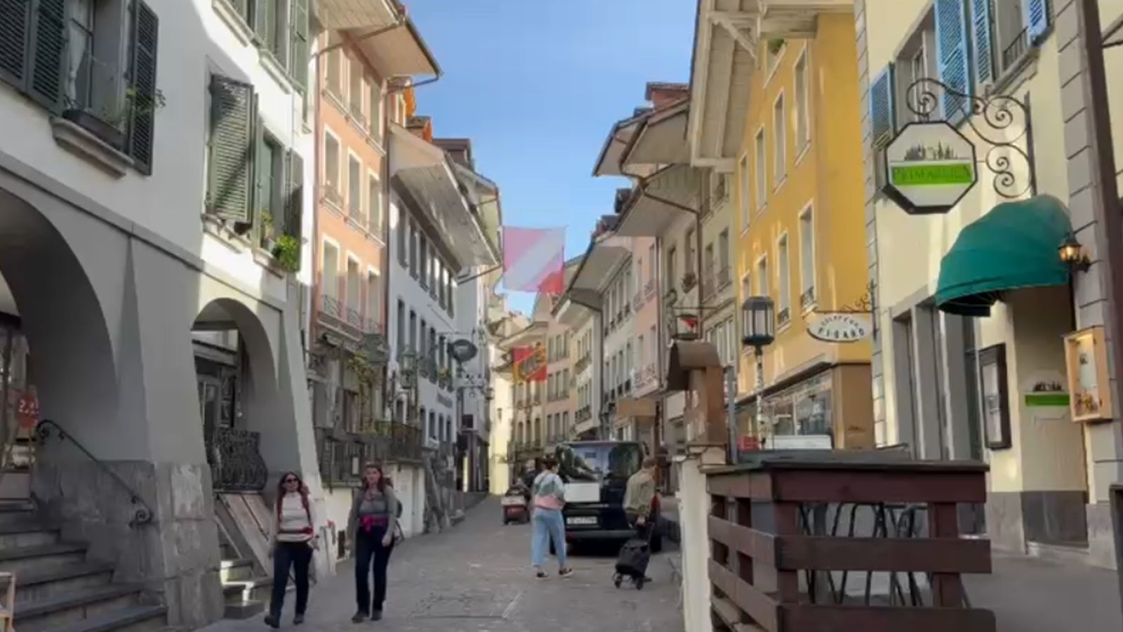 VIDEO: Dalmatinska pisma u centru Thuna