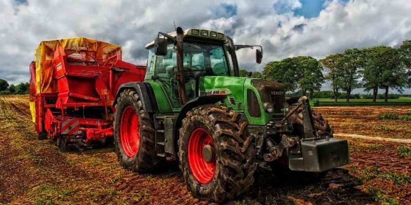 Vozio traktor s 2,09 promila i bez dozvole, kažnjen visokom novčanom kaznom